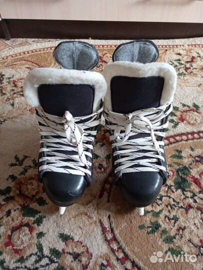 Коньки хоккейные