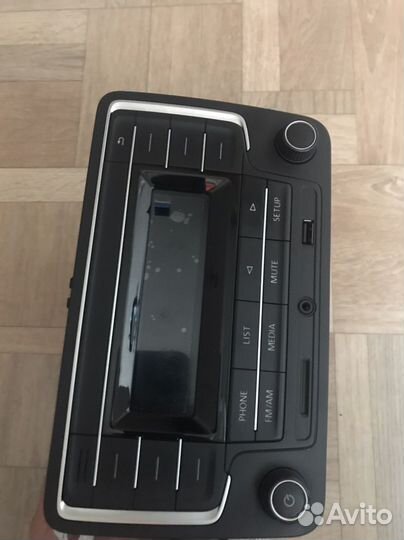 Продам магнитолу R-140 volkswagen polo седан