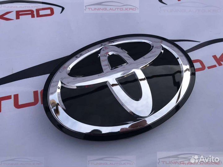 Эмблема Toyota Land Cruiser 200 X5652