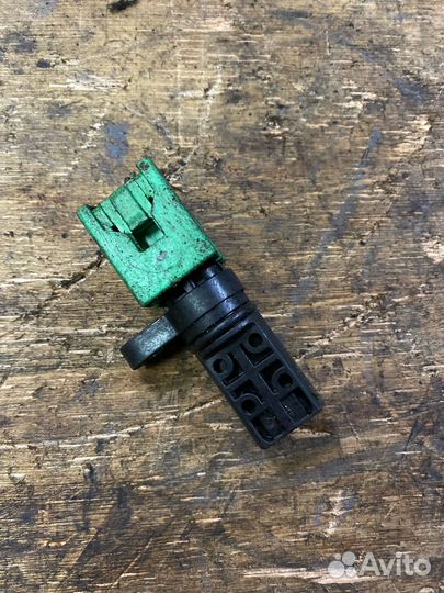 Датчик положения коленвала Ниссан Навара