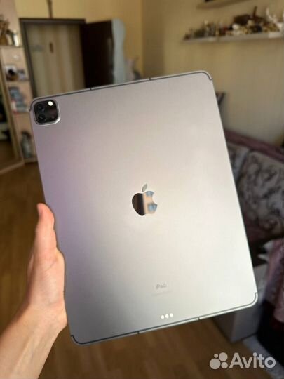 Apple iPad Pro 12.9-inch (5th Generation) Wi-Fi +