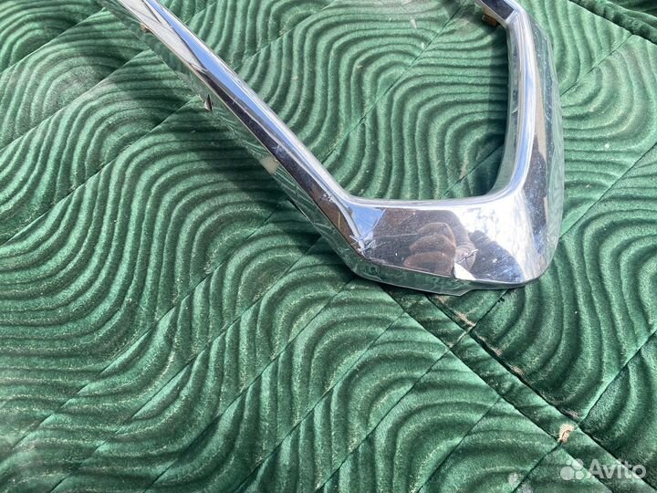 Хромированная накладка решетка радиатора