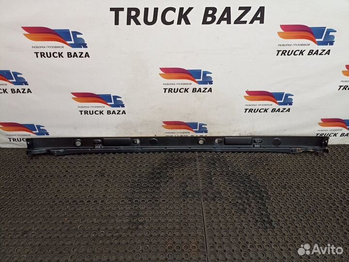 Планка под лобовое стекло