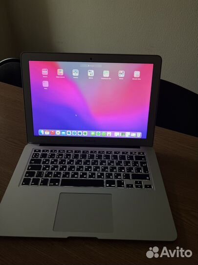 Apple MacBook Air (13-inch, 2017)