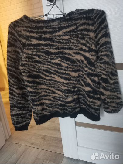 Свитер