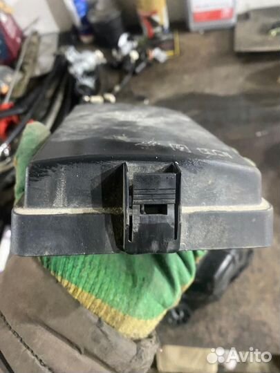 Корпус блока предохранителей skoda octavia a7