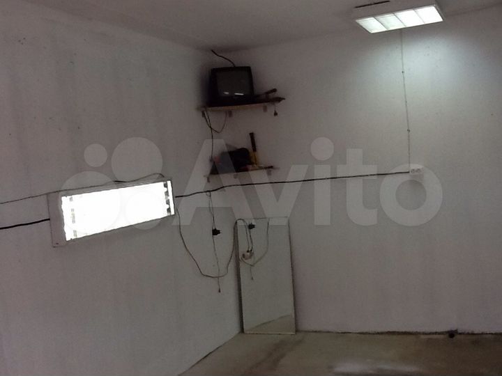 Гараж, > 30 м²