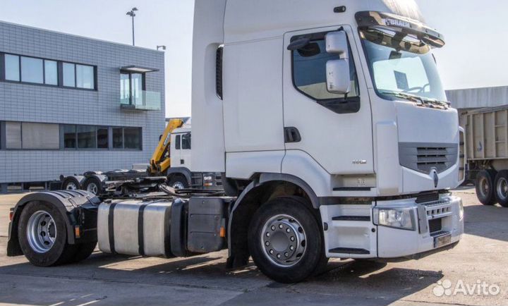 В разборке грузовик Renault, Premium II с 2007