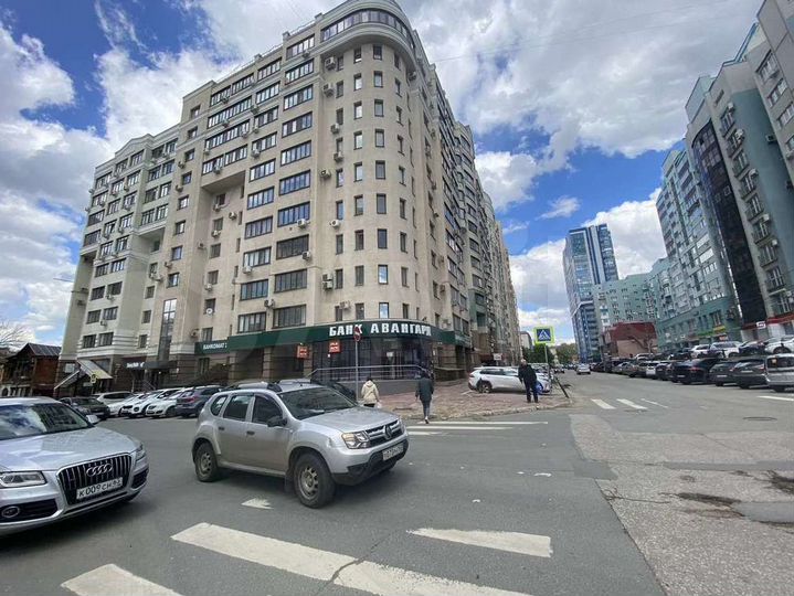 Помещение, 427 м² у Макдоналдса, в Ленинском р-не