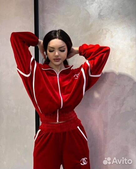 Спортивный костюм женский