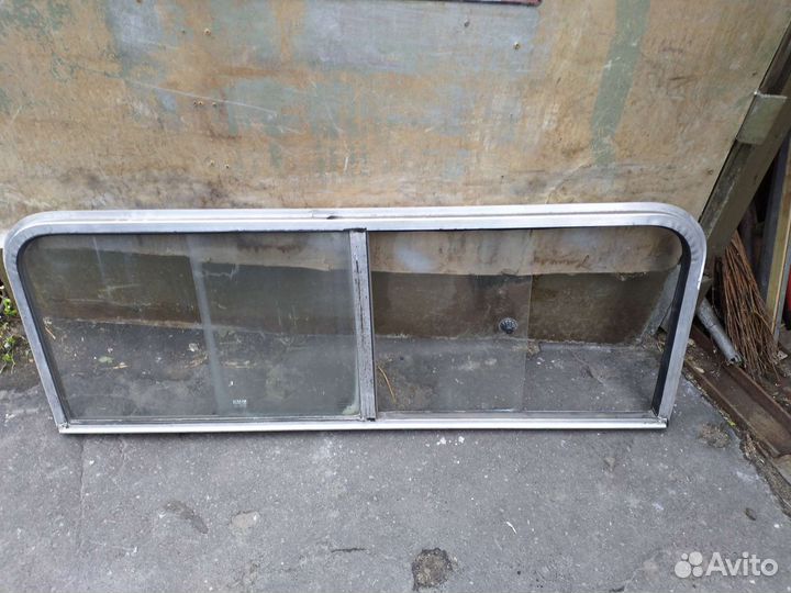 Стекло с форточкой