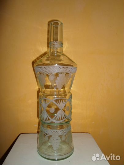 Бутыль стеклянная под хрусталь для вина