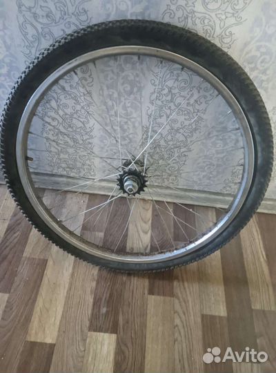 Куча запчастей для велосипеда