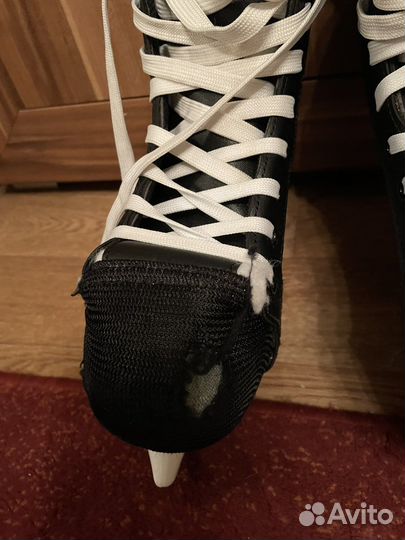 Коньки хоккейные