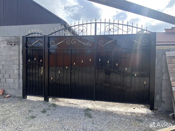 Ворота пики с элементами ковки