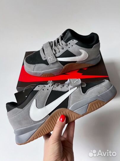 Nike air jordan x travis scott