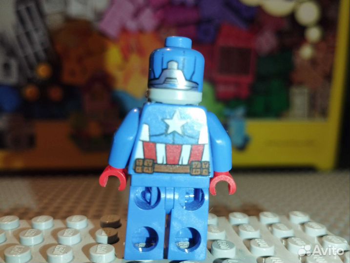 Фигурка Капитана Америки