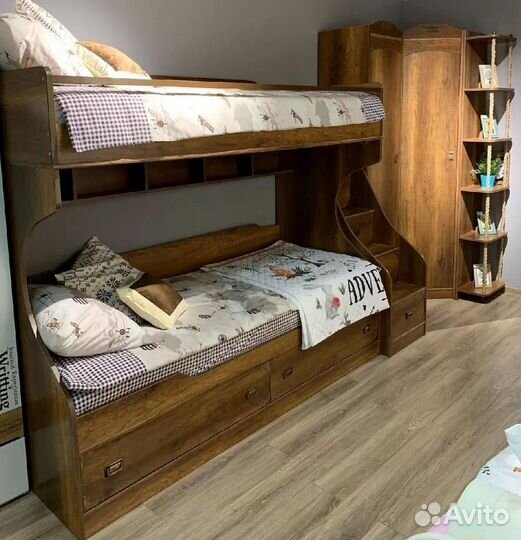 Детская кровать с ящиками