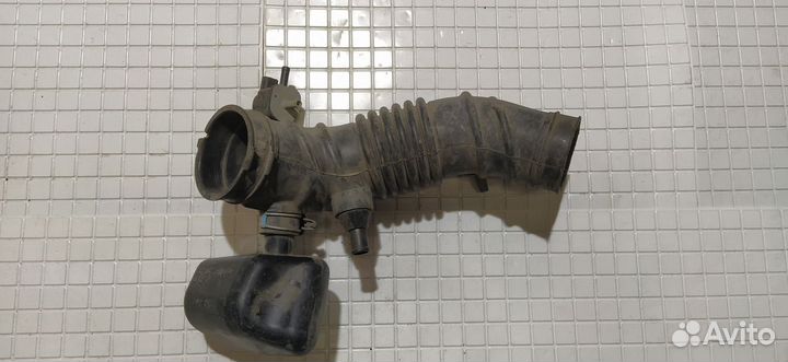 Патрубок воздушного фильтра Toyota RAV4 XA30