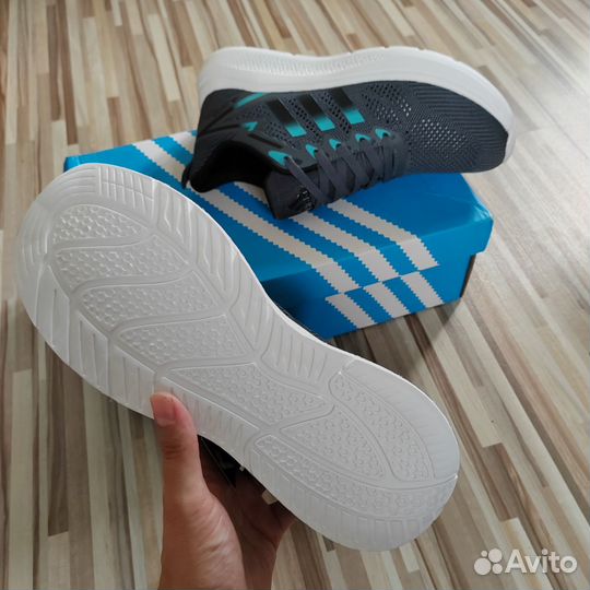 Кроссовки adidas дышащие