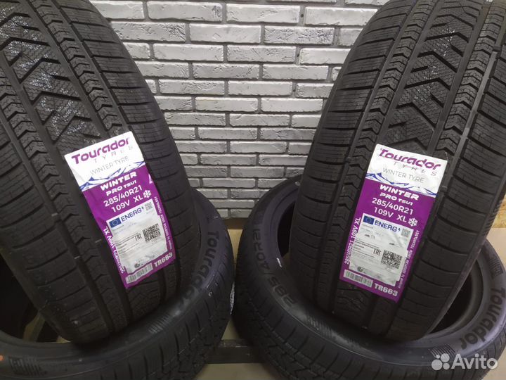 Tourador Winter Pro TSU1 285/40 R21 109V