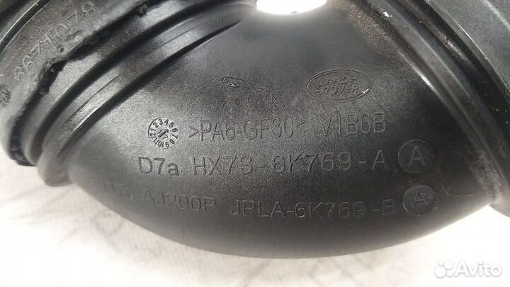 Патрубок интеркулера Lr Rr Velar 1 L560 PT204 2.0