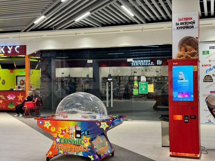 Площадь под фуд-корт в ТЦ «Галеон», у метро Тропар