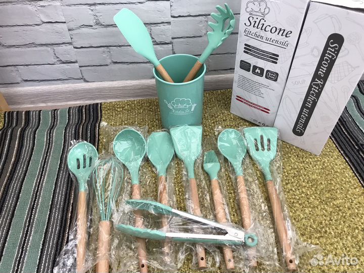 Набор кухонных принадлежностей 12предметов новый