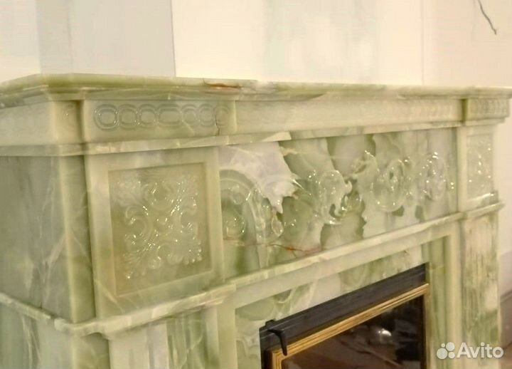 Печь-камин из оникса Onice Jade Green