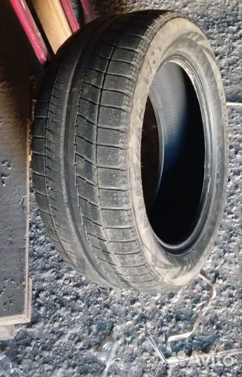 Bridgestone Blizzak VRX 205/55 R16