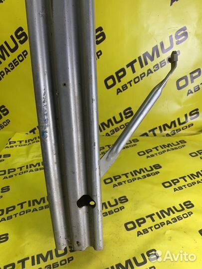 Передний усилитель бампера Chrysler Sebring