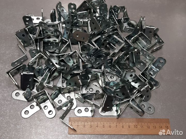 Стяжки-уголки металл 3х3см 50 штук