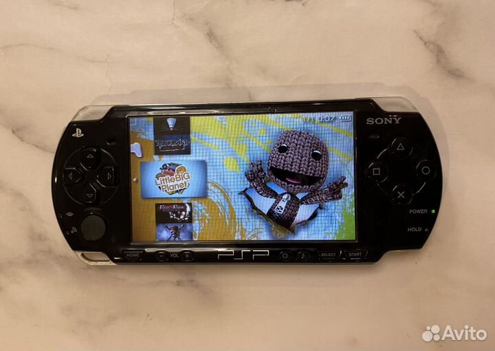 Sony PSP 2008 прошитая 75 игр