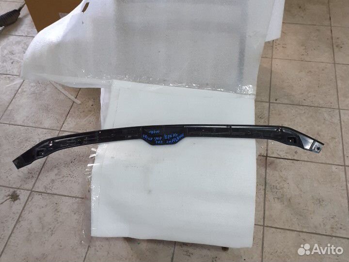 Уплотнитель капота Ауди А4 5 Б9 Audi A4 5 B9