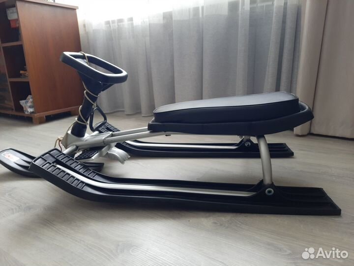 Детский снегокат с ручкой