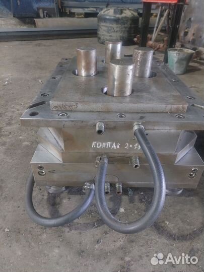 Пресс форма полимер-песчаного колпака 1,5*2кирпича