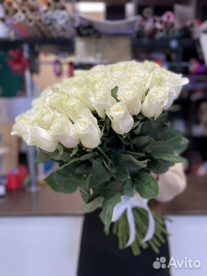 Букет 55 белых роз