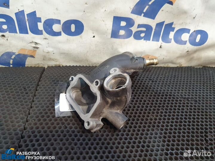 2456512 Фланцевая трубка термостата OC13 Scania 6