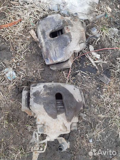 Суппорт передний ауди 100с4 а6с4