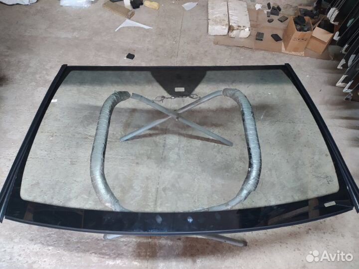 Стекло лобовое переднее Mercedes-Benz Gl-Class