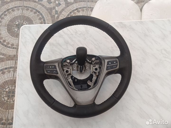 Руль и рукоятка АКПП - Тойота Авенсис