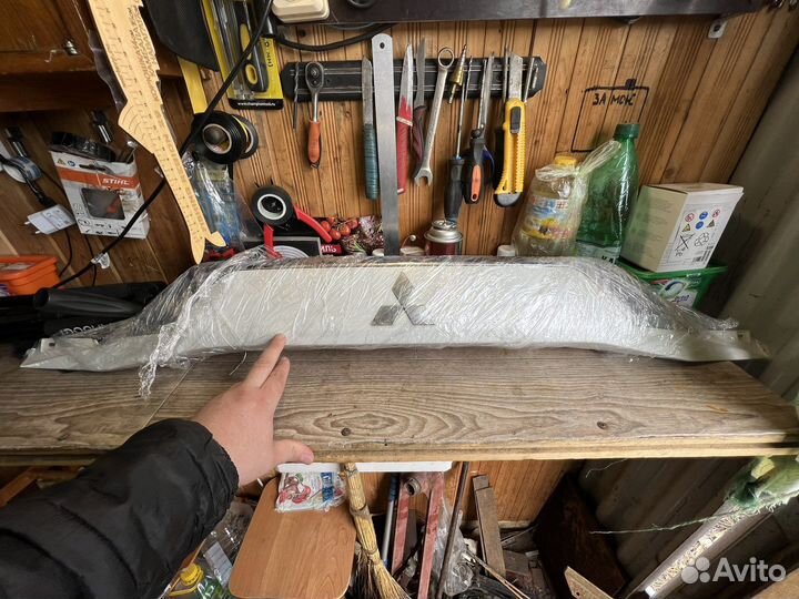 Накладка на дверь багажника mitsubishi outlander 3