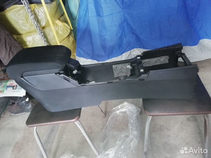 Подлокотник Mitsubishi Lancer 10