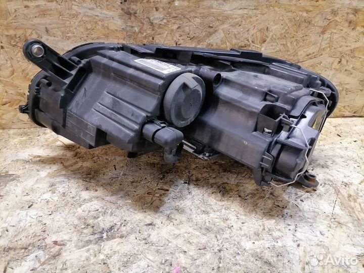 Фара ксенон правая Volkswagen Passat B7