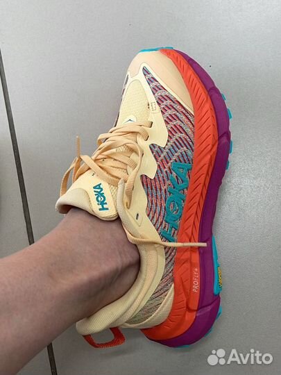 Беговые кроссовки женские Hoka