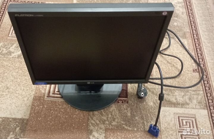 Монитор lg flatron l1750sq-sn