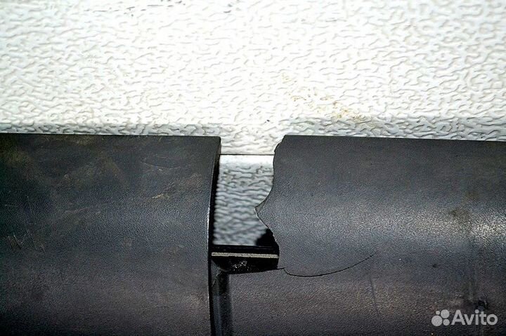 Боковой спойлер по раме, левый scania R-series (01