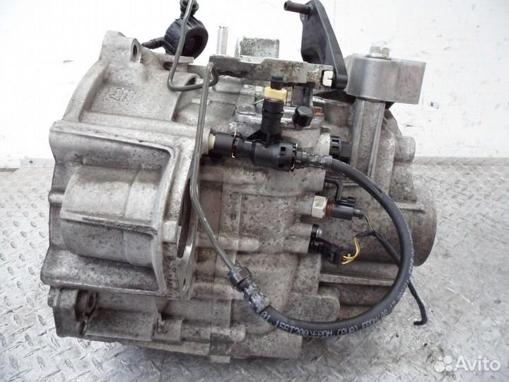 МКПП (механическая коробка переключения передач) V