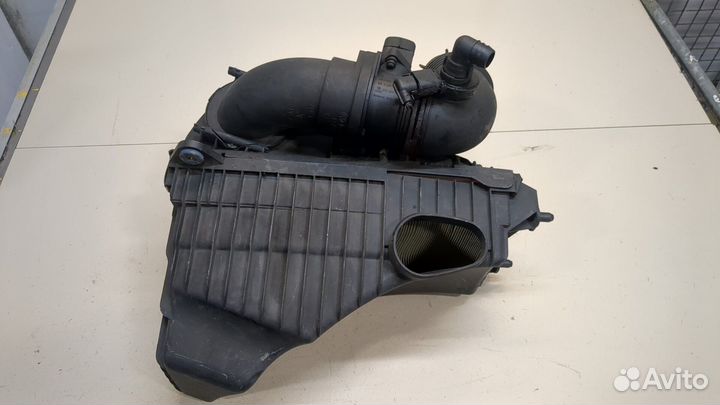 Корпус воздушного фильтра Volkswagen Touareg, 2004