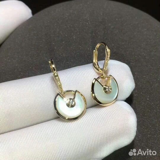 Серьги Amulette de Cartier из желтого золота 0,37c